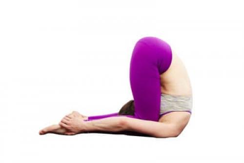 Карнапидасана техника выполнения эффект. Поза Карнапидасана: мощное упражнение для восстановления и омоложения позвоночника