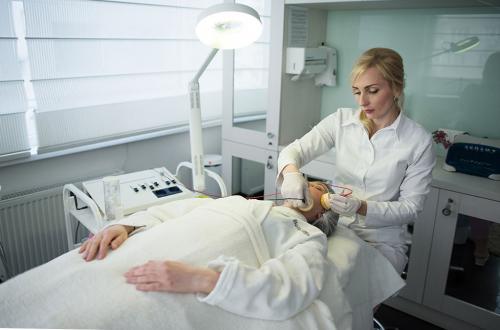 Лимфодренажные точки на лице. Виды массажа