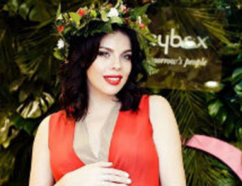 Нервы перед родами. Певицу выводят из себя некоторые поклонники. Со дня на день Анастасия Стоцкая должна стать мамой во второй раз. Несмотря на то что она стремится получать положительные эмоции, ей иногда трудно сдерживать раздражение.