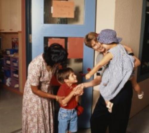 Ребенок не хочет ходить в садик комаровский. Как приучить ребенка к садику в 3 года: советы родителям