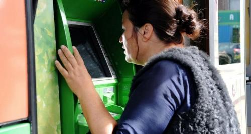 Почему цыгане не работают. Сегодня каждый ребенок знает кто такие цыгане и чем они зарабатывают себе на жизнь. Но далеко, не всем известно почему государство предоставляет им всевозможные льготы и социальные выплаты, если этот народ живет в полном отрицалове.