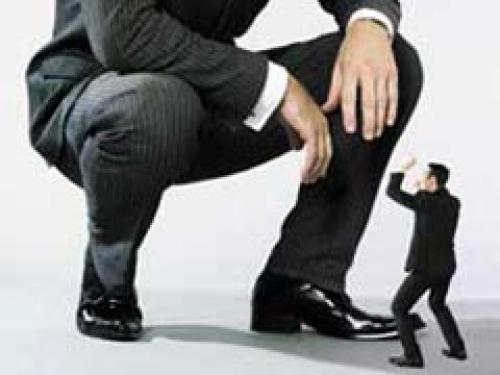 Как поставить на место начальника самодура. Наедине 01