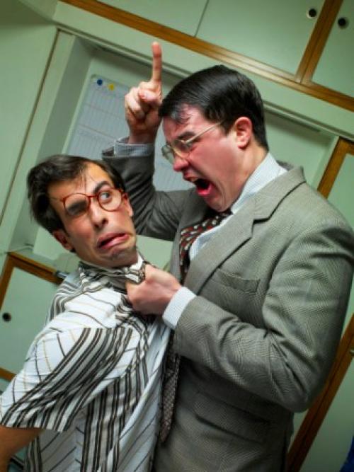 Если начальник хамло. Если начальник хам? Что делать?