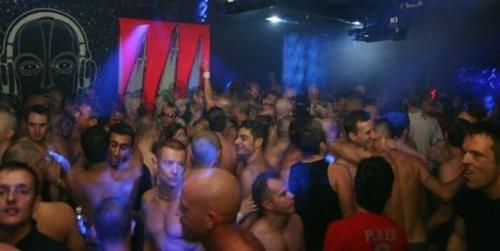 Как определить, что парень гей. Техника безопасности. Как распознать гея по внешним признакам 03