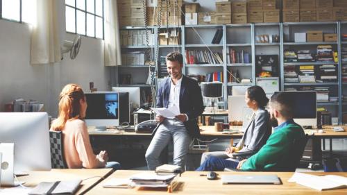 Как вести себя с начальником-женщиной. Как вести себя с начальником-мужчиной и начальником-женщиной