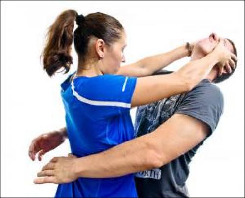 Как научиться защищать себя в драке. Возможно ли научиться драться дома?