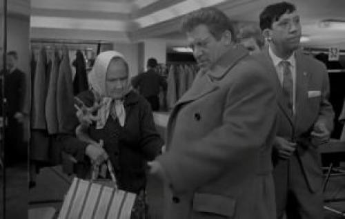 Как продавец должен общаться с покупателем. Самое необходимое: 01