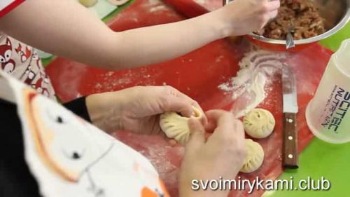 Как сделать позу. Правильное тесто на бурятские позы