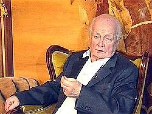 Эдгард Запашный интервью 2019. Не зря говорят, что настоящий мужчина должен иметь дорогие часы и туфли. Недавно Эдгард Запашный сделал самому себе крайне щедрый подарок — швейцарские наручные часы, изготовленные из останков знаменитого «Титаника». 02