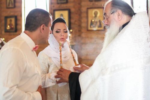 Как жена должна относиться к мужу по Библии