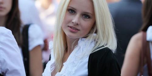 Как соблазнить парня в школе. Как понравиться всем парням в школе