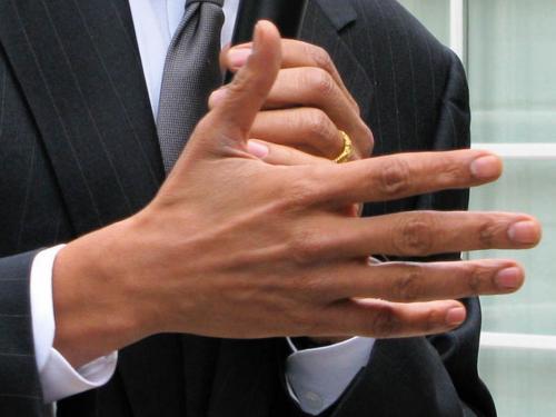 Указательный палец и безымянный одной длины. Какой палец у Вас длиннее: указательный или безымянный? И о чем это говорит? 02 Указательный палец и безымянный одной длины. Какой палец у Вас длиннее: указательный или безымянный? И о чем это говорит? 02