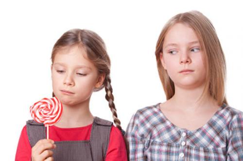 Ребенок 9 лет ворует деньги. Почему?