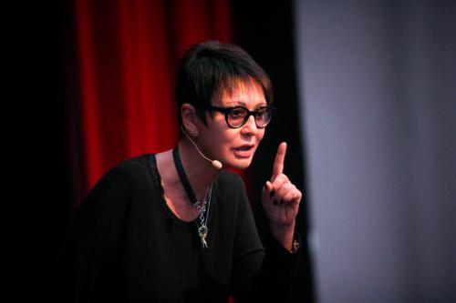 Ирина хакамада, как удержать мужчину. 3 мудрые цитаты Ирины Хакамады о мужчинах