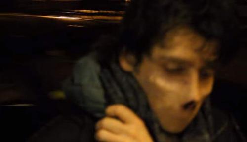 Человек без рта. В Нью-Йорке запечатлели таинственного человека без рта