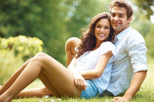 Она делает вид, что не замечает меня. 5 признаков того, что вы не безразличны мужчине