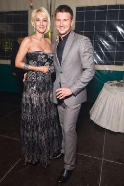 Интервью с лерой Кудрявцевой. Героиней программы «Секрет на миллион» стала актриса и телеведущая Лера Кудрявцева. Звезды доверяют ей свои тайны, а она не любит рассказывать о личном. Но в этот раз звезда решила сделать исключение. 07