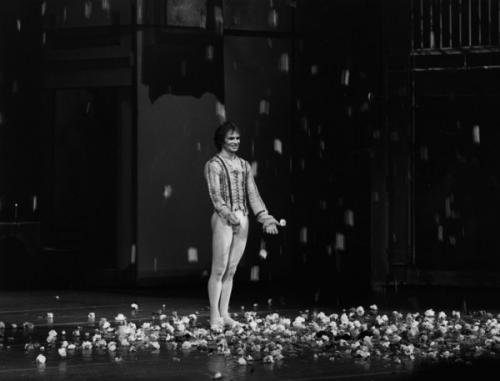 Рудольф Нуриев могила. 