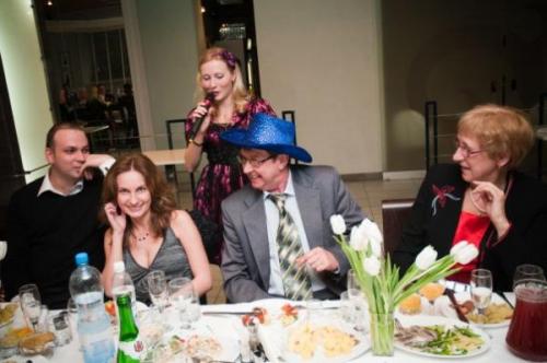 Игра для мужа и жены вопросы кто в семье главный. Для молодоженов