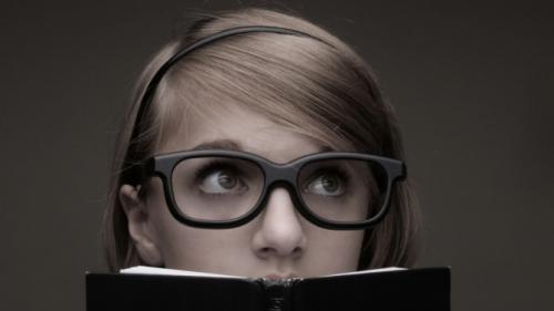 Почему спокойные женщины умнее: 8 причин