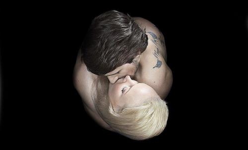 Сила женщины в спокойствии. Сила мужчины в действии