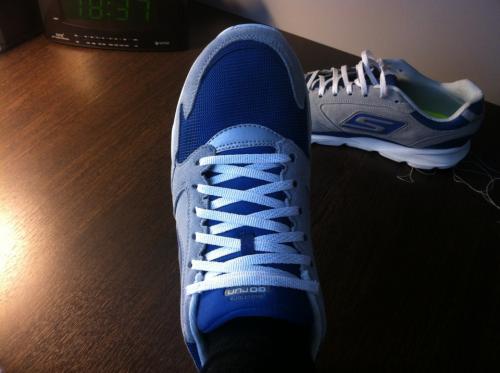 Нужно ли прятать шнурки