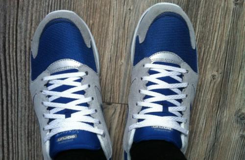 Нужно ли прятать шнурки