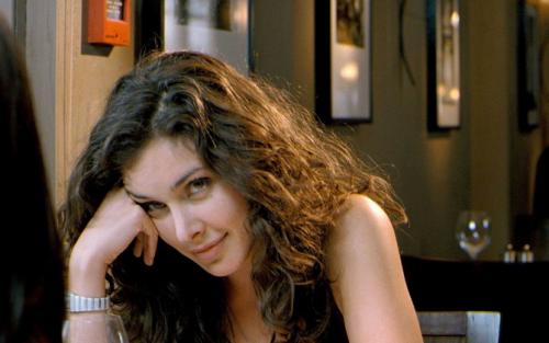 Почему спокойные женщины умнее: 8 причин