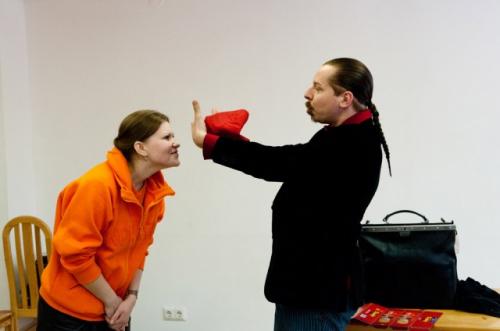 Примитивная идеализация одного человека другим