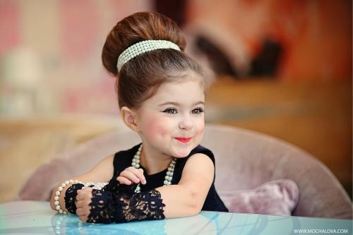 Женщина никогда не знает точно чего она хочет, но не успокоится, пока этого не добьется.