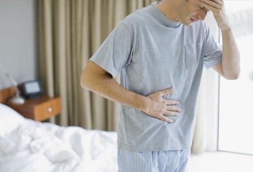 Боль за грудиной справа. Почему болит в правой стороне грудной клетки: причины боли, симптоматика у мужчин и женщин