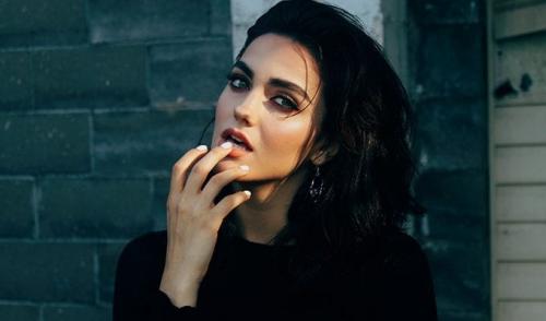 Женщина позволяет гладить колено. 20+ сексуальных намеков, которые подает женщина 06