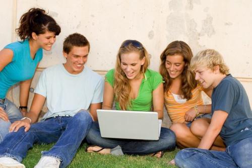 Как сознание влияет на деятельность человека. Как связаны сознание и деятельность человека?