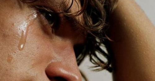 Когда мужчины плачут в двух случаях эмоции. Позволительно ли мужчине пустить слезу? 01