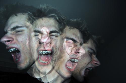 Как распознать наркомана который колется. Как распознать наркомана? Внешность и поведение