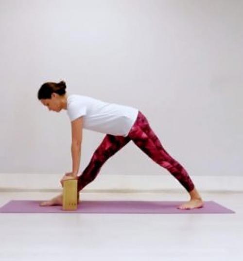 Паршвоттанасана