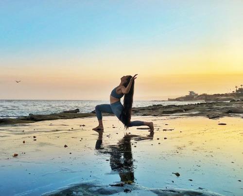 Базовые асаны для начинающих. Основы 01