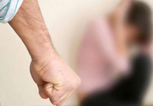 Бьет значит любит поговорка. Откуда пошло выражение «бьет — значит любит»?