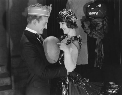 69 фраз от которых ваш мужчина будет на 7 небе. Сладкий удар по ушам: 12 волшебных фраз, покоряющих мужчин. Он станет твоим, сам того не заметив!