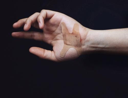 Селфхарм. Самоповреждения: 4 основные причины