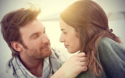 Если мужчина хочет быть с женщиной он будет. Если мужчина хочет быть поближе к женщине