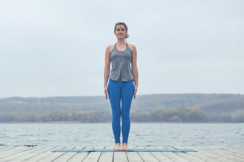 Позы йоги для начинающих в домашних условиях: 30 асан с картинками