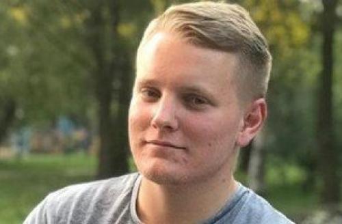 Такой большой и такой ненужный. «Себе, любимому, посвящает эти строки автор» В. Маяковский 07 Такой большой и такой ненужный. «Себе, любимому, посвящает эти строки автор» В. Маяковский 07