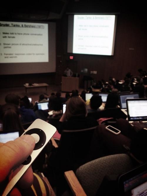 Злые шутки над друзьями. 19 крутых способов пошутить над своими друзьями