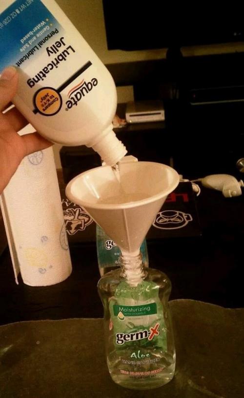 Злые шутки над друзьями. 19 крутых способов пошутить над своими друзьями