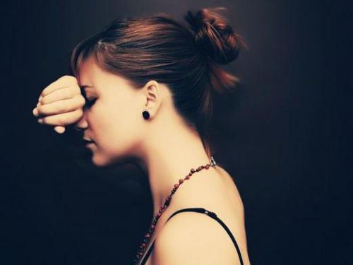 Как можно словом ранить человека. Как обидеть человека?