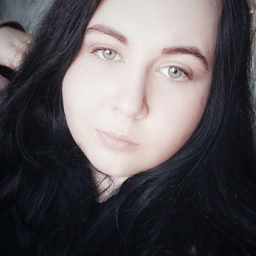 Очень сильно любим друг-друга. Любим друг друга, но часто ссоримся.