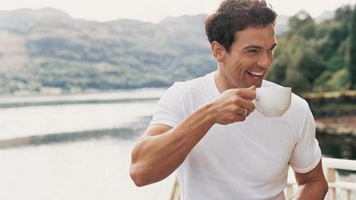 Я не помогаю своей жене по дому. Я не помогаю своей жене и никогда не собираюсь делать это!