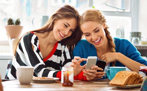 10 Фактов о женской дружбе. 5 бьюти-привычек, от которых следует отказаться в период пандемии