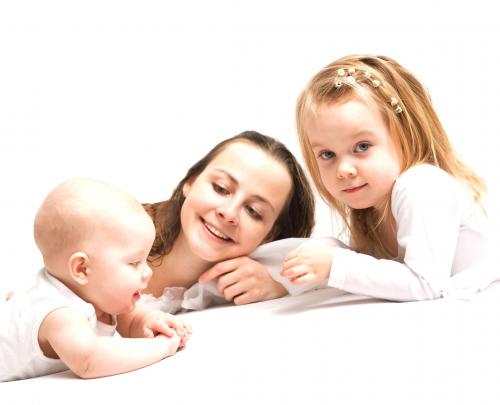 Мать разделяет детей. Как разделить любовь между детьми?